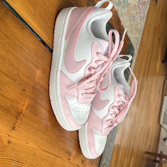 Nike sneakers - Picture 1 of 5